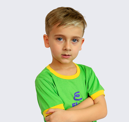 estudante escrevendo