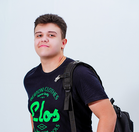 estudante escrevendo